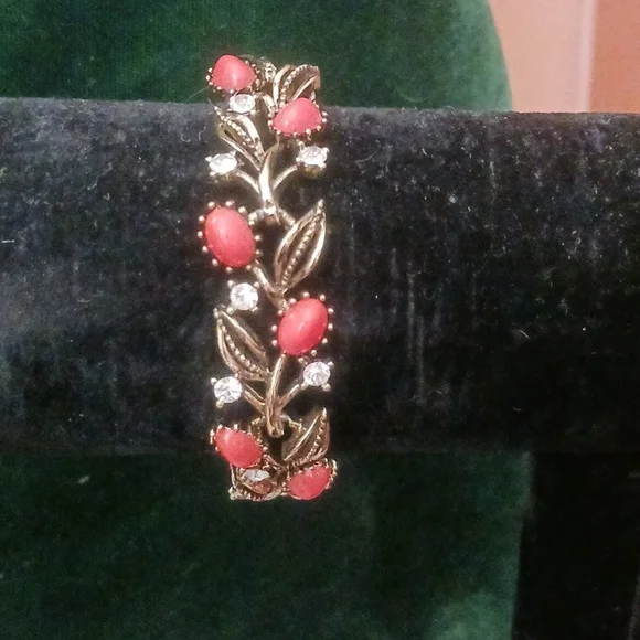 Earrings = Lisner Bracelet = Lisner Necklace = Kramer? 3 Piece Jewelry Set - Picture 4 of 8